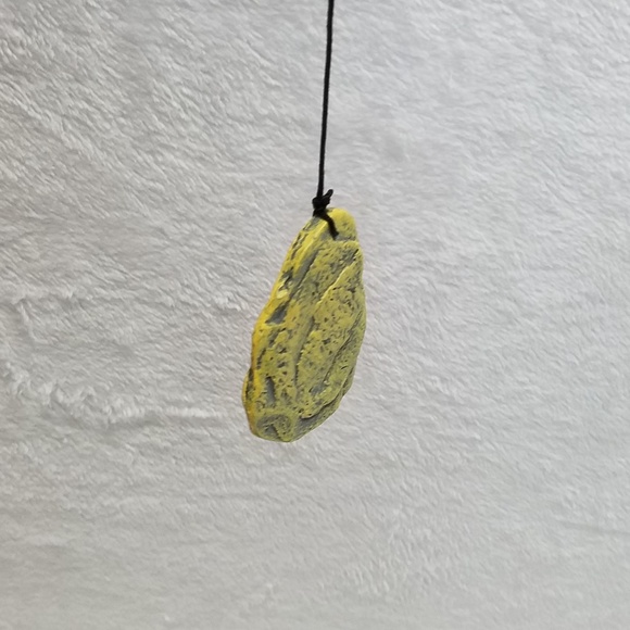 Windchime Yellow Etched Polyresin Stone Eagle - Picture 4 of 4